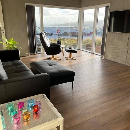 Modern Apartment With City & Oceanside View トースハウン エクステリア 写真